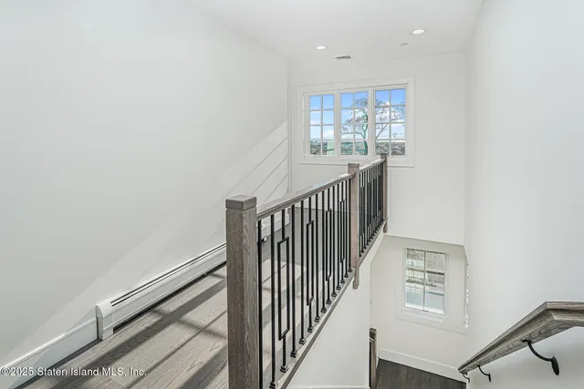 $2,349,999 | 91 West Entry Road | Todt Hill