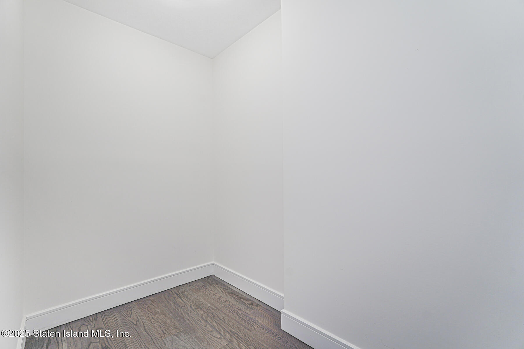 91 West Entry Road Staten Island, NY 10304 - Photo 35 of 57 a view of a small space