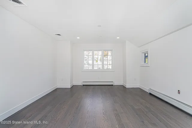 $2,349,999 | 91 West Entry Road | Todt Hill