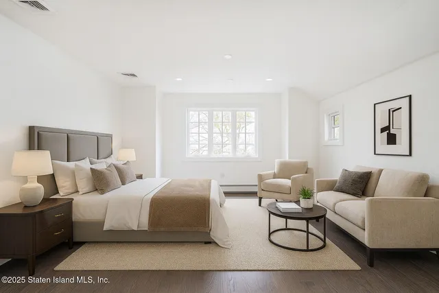 $2,349,999 | 91 West Entry Road | Todt Hill