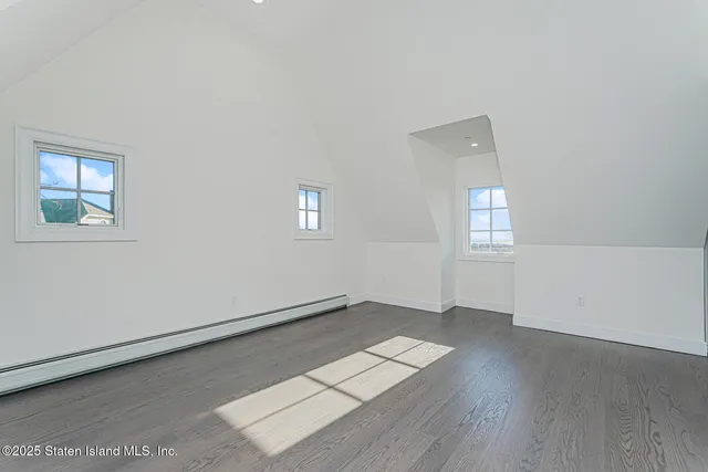 $2,349,999 | 91 West Entry Road | Todt Hill