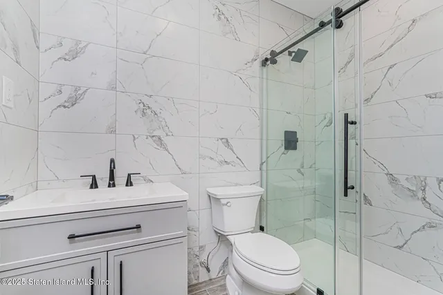 $2,349,999 | 91 West Entry Road | Todt Hill