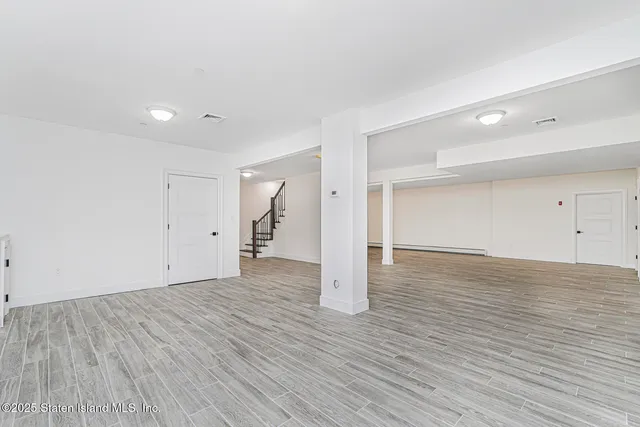 $2,349,999 | 91 West Entry Road | Todt Hill