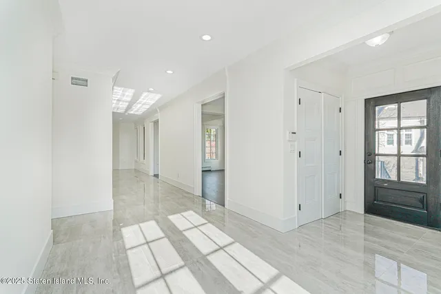 $2,349,999 | 91 West Entry Road | Todt Hill