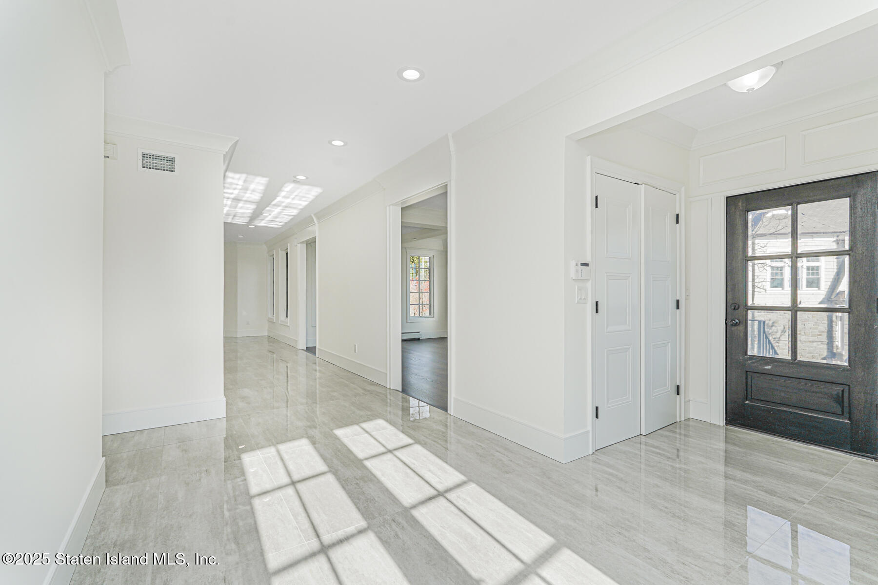 91 West Entry Road Staten Island, NY 10304 - Photo 7 of 57 Photo Nov 18 2025, 10 52 26 AM