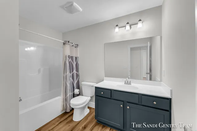 $439,900 | 5996 North Bear Den Trail, Muskegon, MI 49444