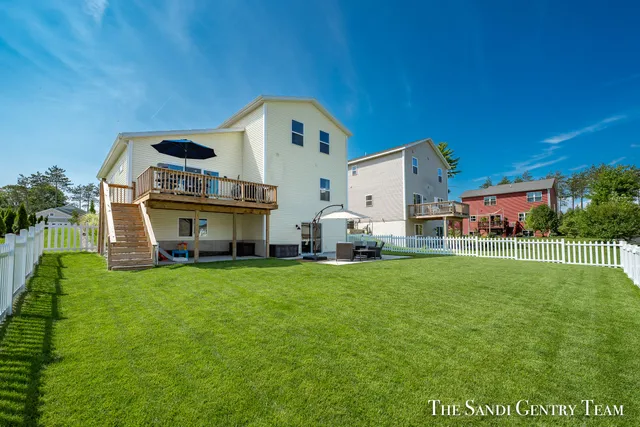 $439,900 | 5996 North Bear Den Trail, Muskegon, MI 49444