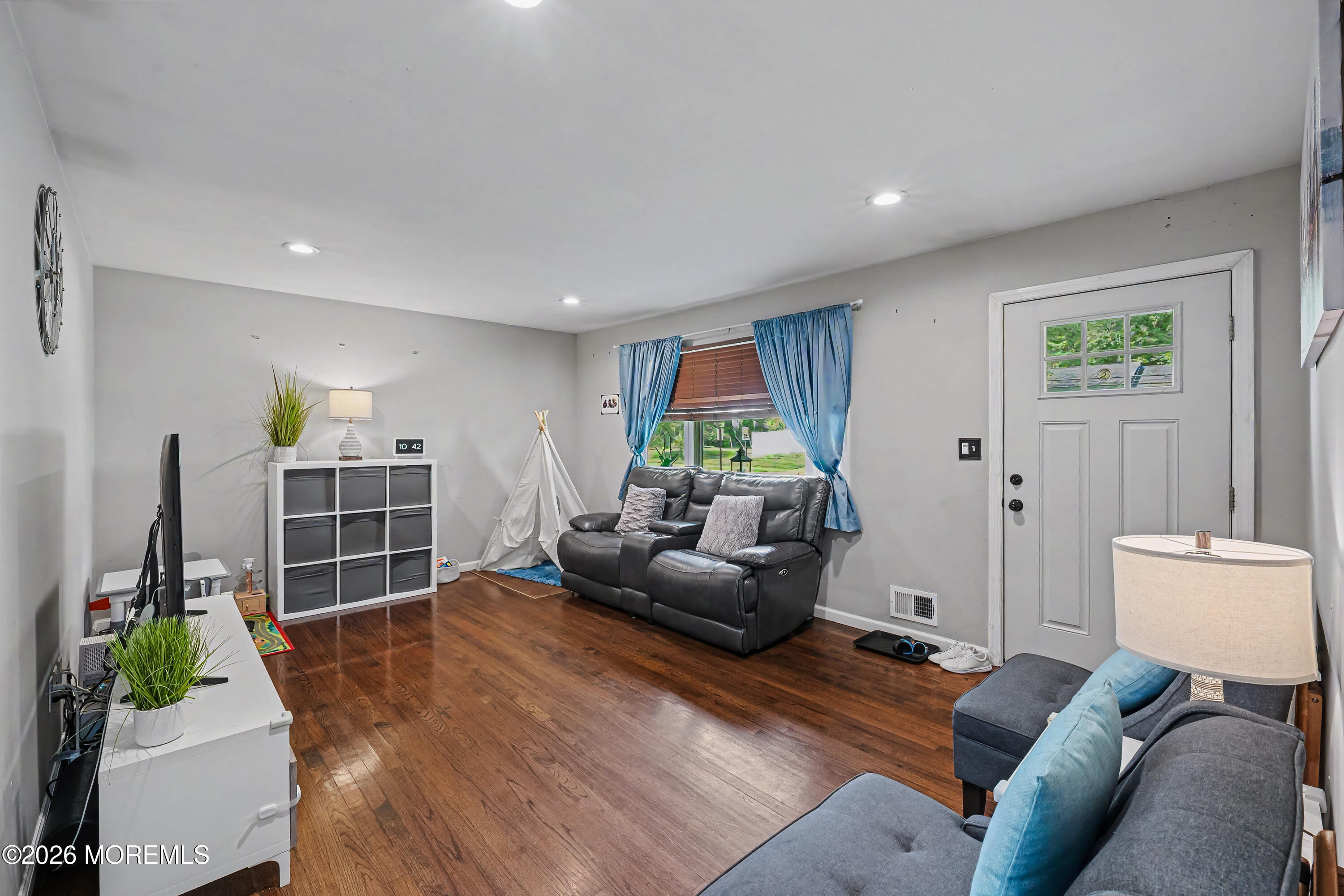 54 Middlesex Road Matawan, NJ 07747 - Photo 31 of 45 54 Middlesex Rd - Interiors-18