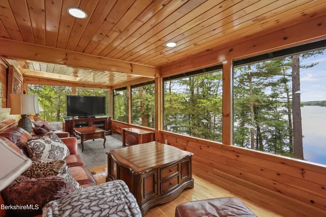 $1,900,000 | 123 Bock Way, New Marlborough, MA 01230