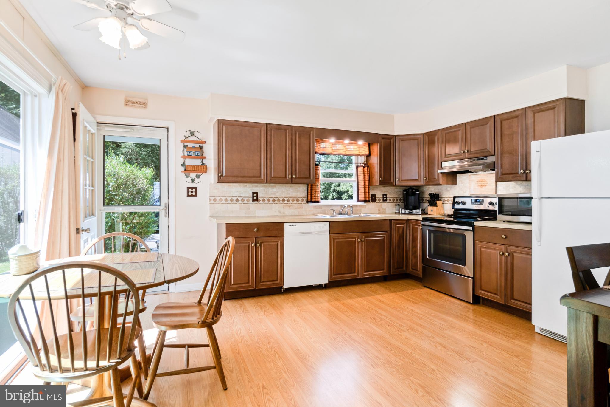 554 Red Hill Road Elkton, MD 21921 - Photo 4 of 25 Huge Kitchen
