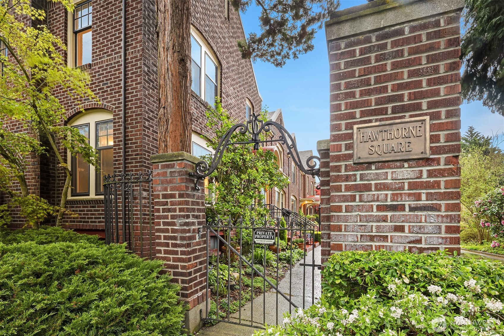 4800 Fremont Avenue North, Unit 202 Seattle, WA 98103 - Photo 20 of 30 a view of a brick building
