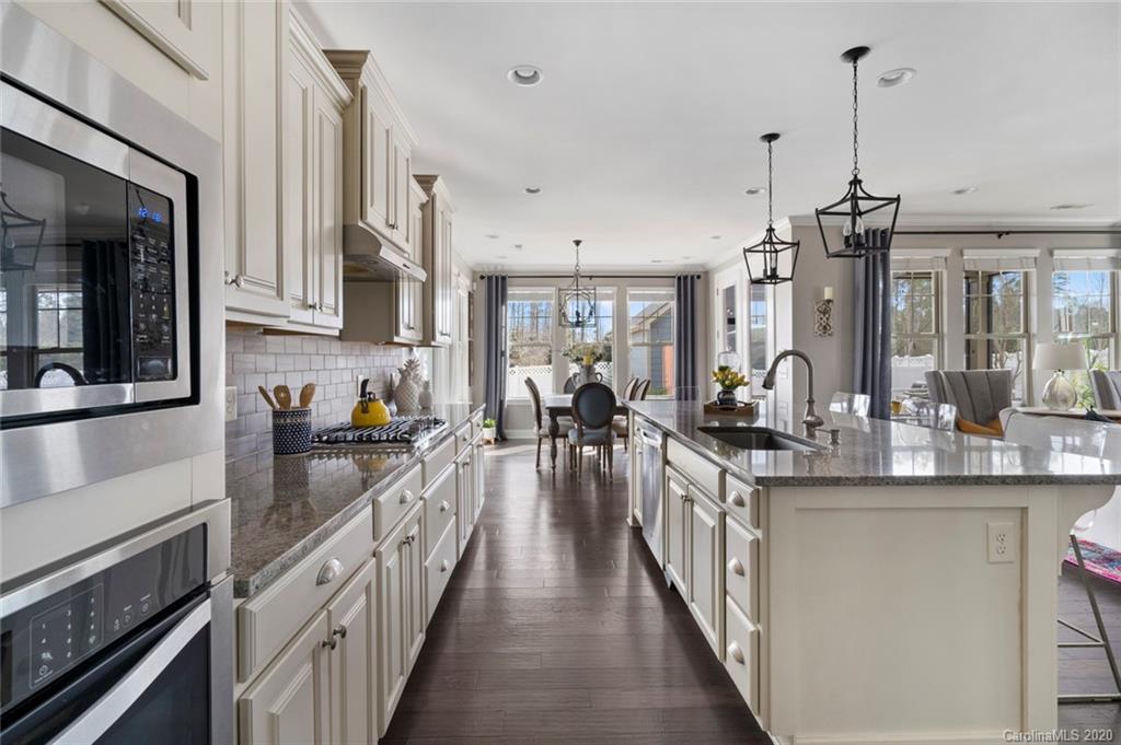 274 Helton Lane Fort Mill, SC 29708 - Photo 16 of 44 a kitchen with lots of counter top space