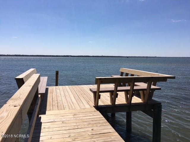215 Coventry Road Morehead City, NC 28557 - Photo 6 of 14 Day Pier 1