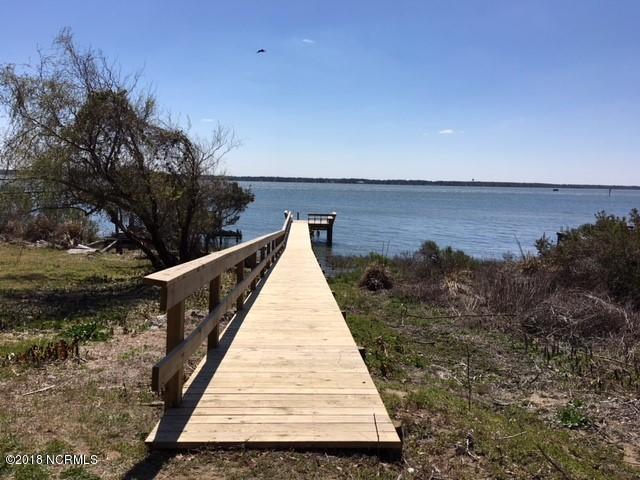 215 Coventry Road Morehead City, NC 28557 - Photo 7 of 14 Day Pier