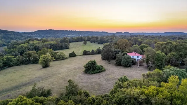 $1,600,000 | 3213 Craig Bridge Road, Williamsport, TN 38487