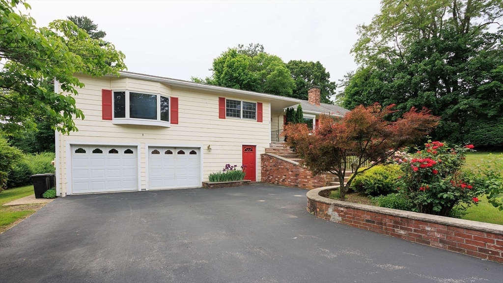 16 Westwood Road Lexington, MA 02420 - Photo 1 of 22 Gallery Image 1