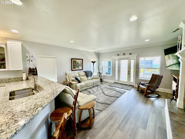 $849,999 | 842 Chetco Point Terrace, Brookings, OR 97415