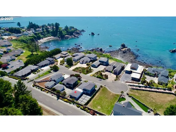 $800,000 | 842 Chetco Point Terrace, Brookings, OR 97415