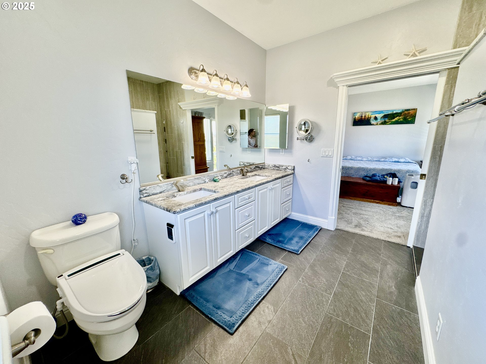842 Chetco Point Terrace Brookings, OR 97415 - Photo 23 of 40 Bathroom
