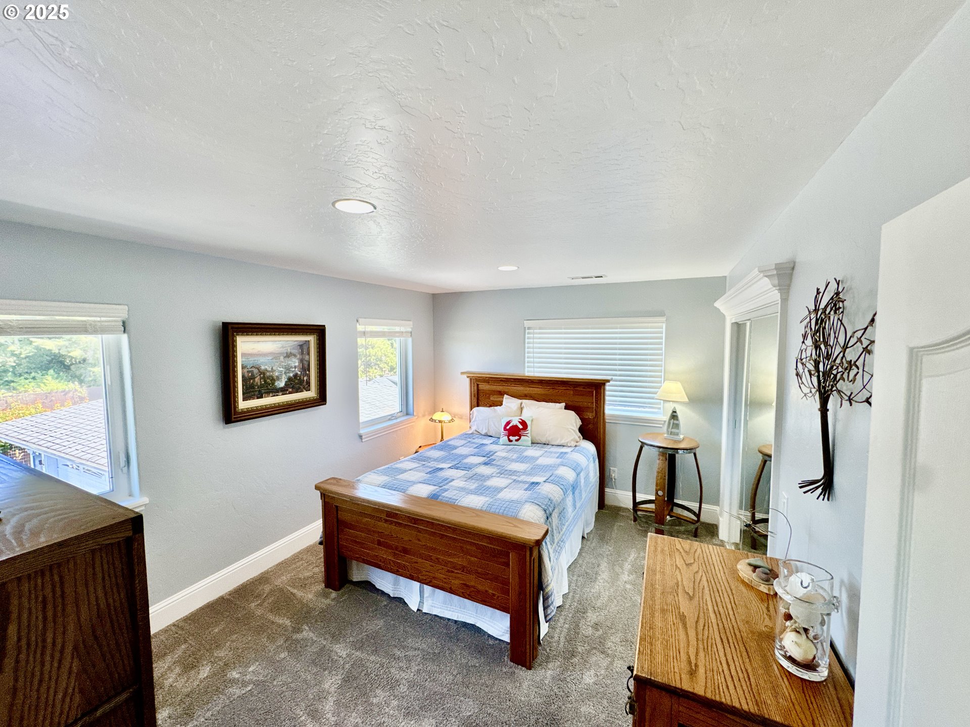 842 Chetco Point Terrace Brookings, OR 97415 - Photo 31 of 40 Bedroom