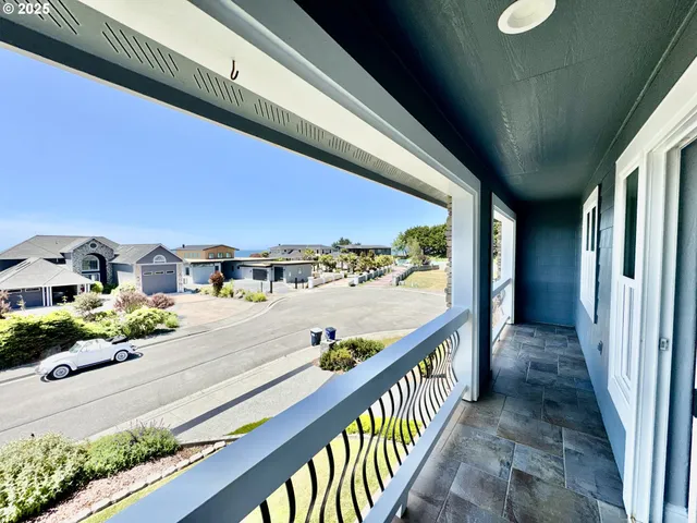 $849,999 | 842 Chetco Point Terrace, Brookings, OR 97415
