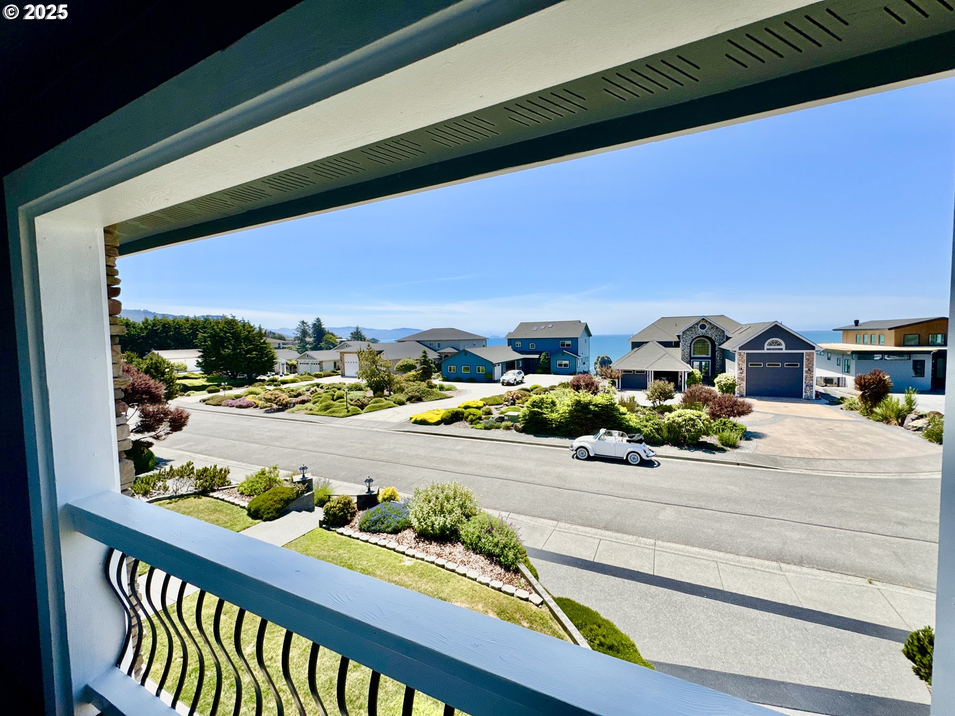 842 Chetco Point Terrace Brookings, OR 97415 - Photo 36 of 40 Balcony