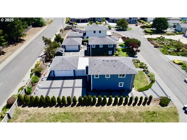$849,999 | 842 Chetco Point Terrace, Brookings, OR 97415