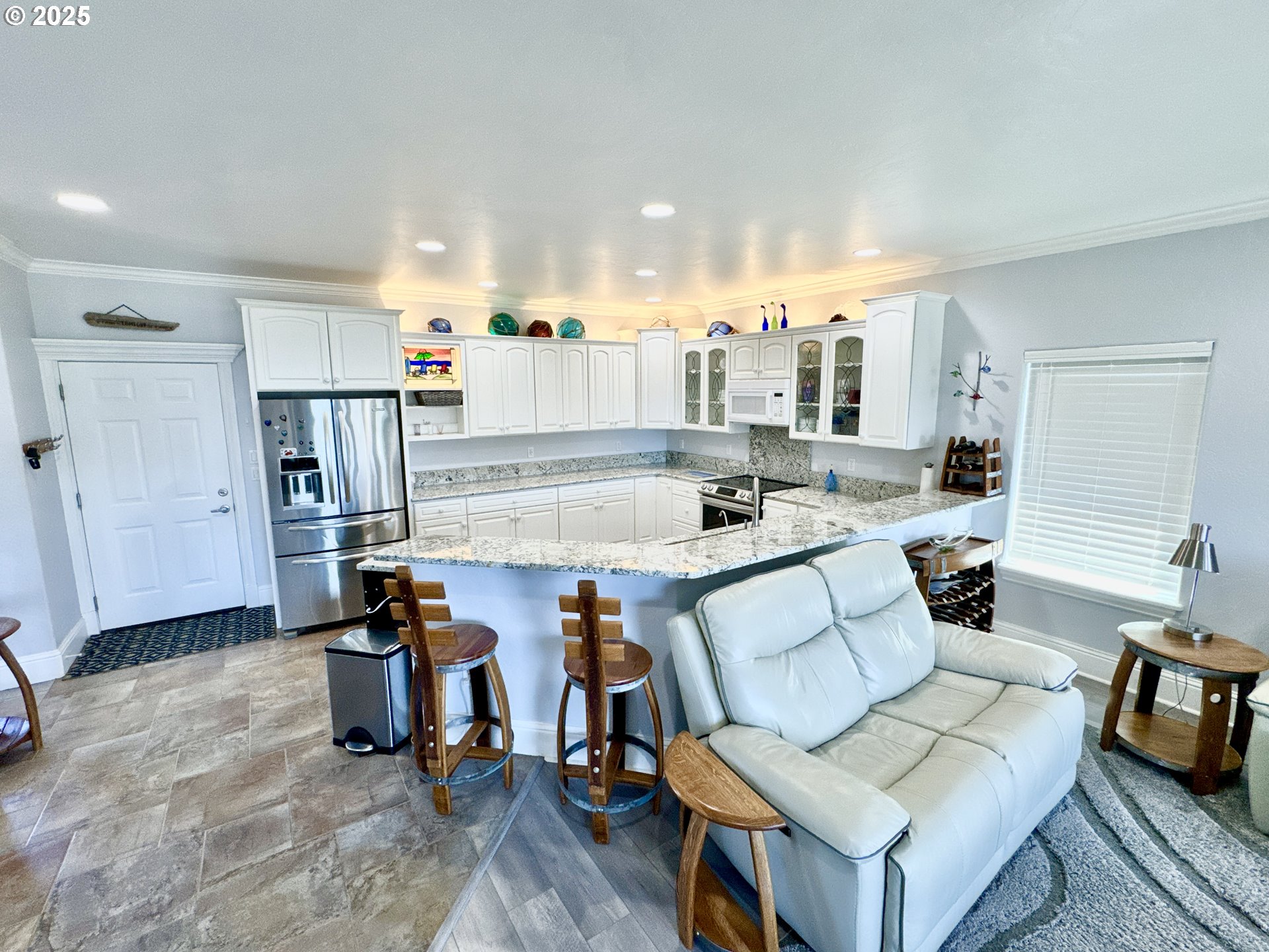 842 Chetco Point Terrace Brookings, OR 97415 - Photo 9 of 40