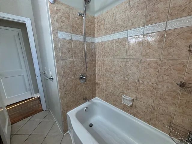 $184,900 | 7 Parkwood Drive, De Witt, NY 13057