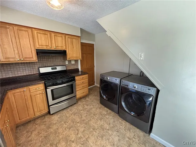 $184,900 | 7 Parkwood Drive, De Witt, NY 13057