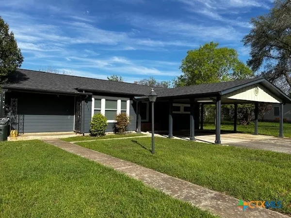 $1,700 | 450 Wallace Street, Seguin, TX 78155
