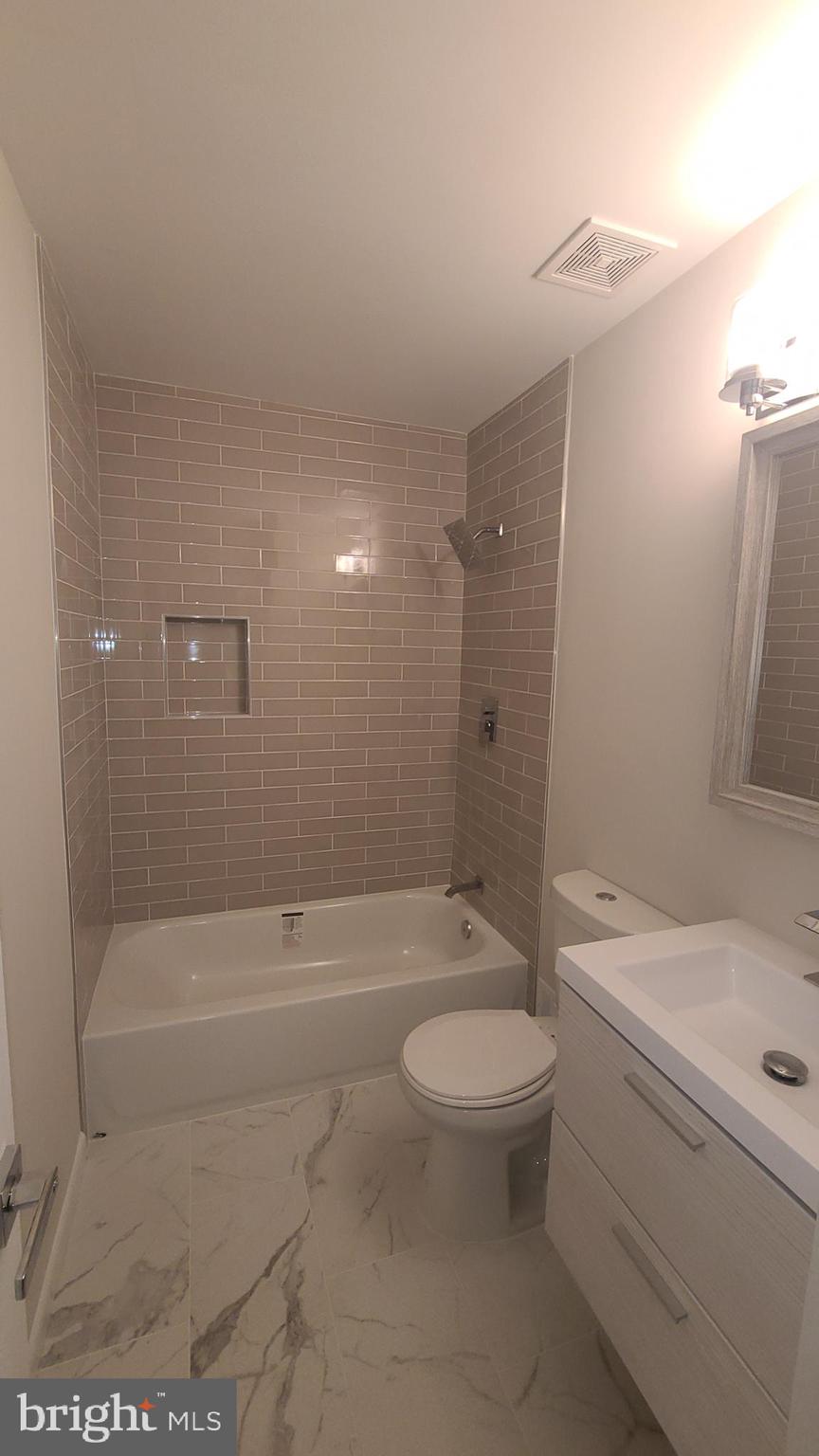 11929 Barrel Cooper Court Reston, VA 20191 - Photo 17 of 29 Gallery Image 17