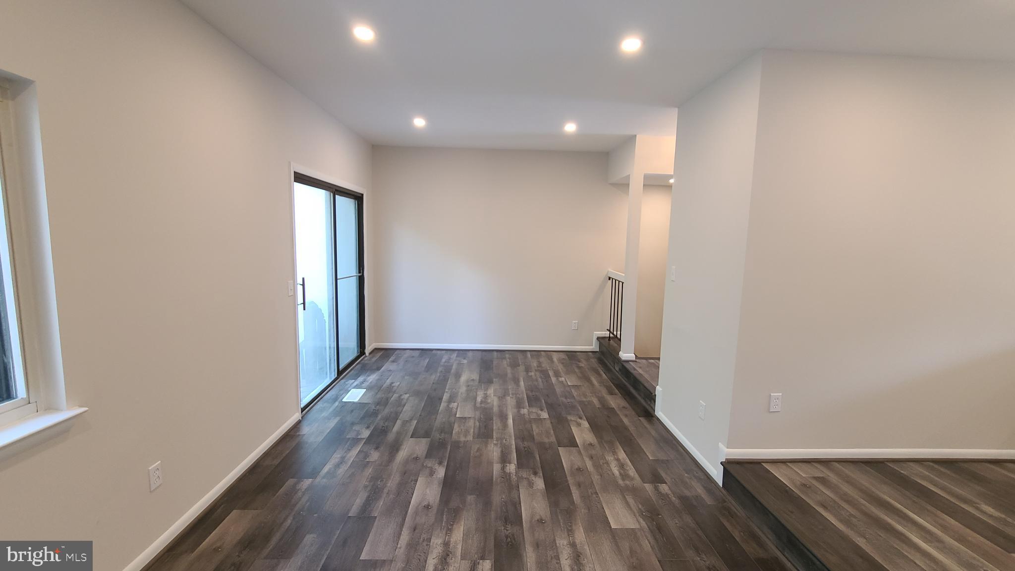 11929 Barrel Cooper Court Reston, VA 20191 - Photo 9 of 29 Gallery Image 9