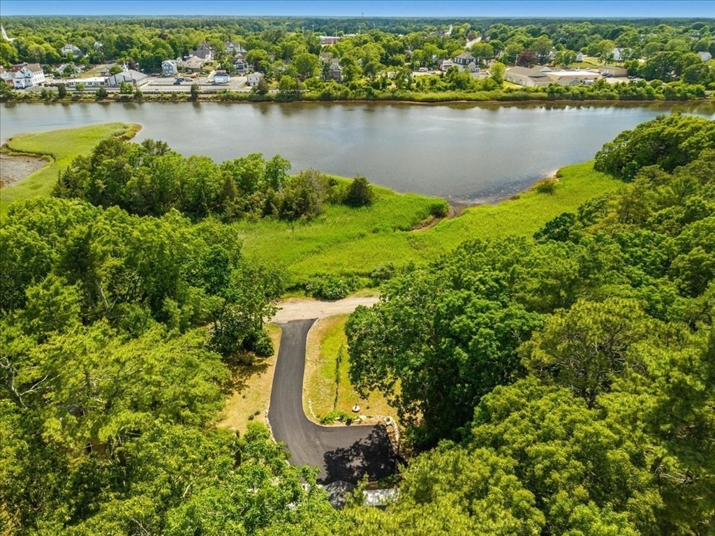 66 Mayflower Ridge Drive Wareham, MA 02571 - Photo 9 of 37