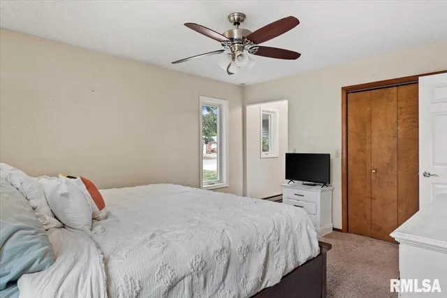 $216,500 | 1218 Frisina Street, Pawnee, IL 62558