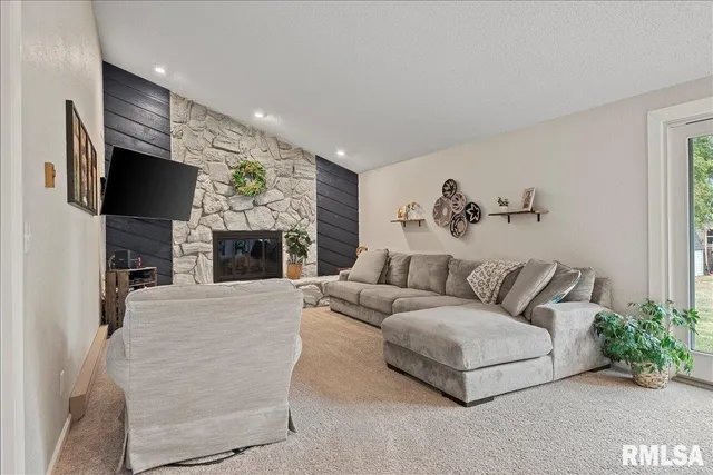 $216,500 | 1218 Frisina Street, Pawnee, IL 62558