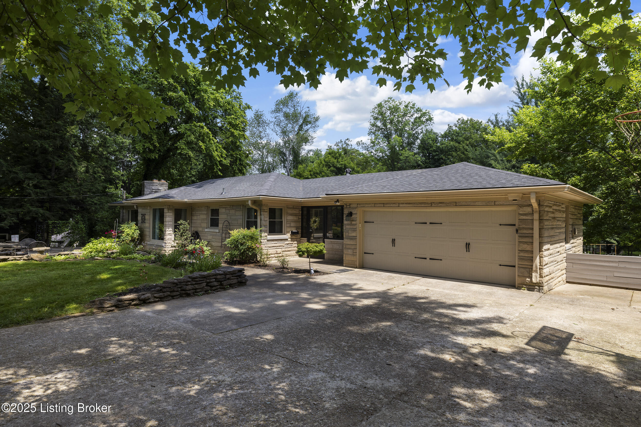 4221 Dolphin Road Louisville, KY 40220 - Photo 45 of 56 Front