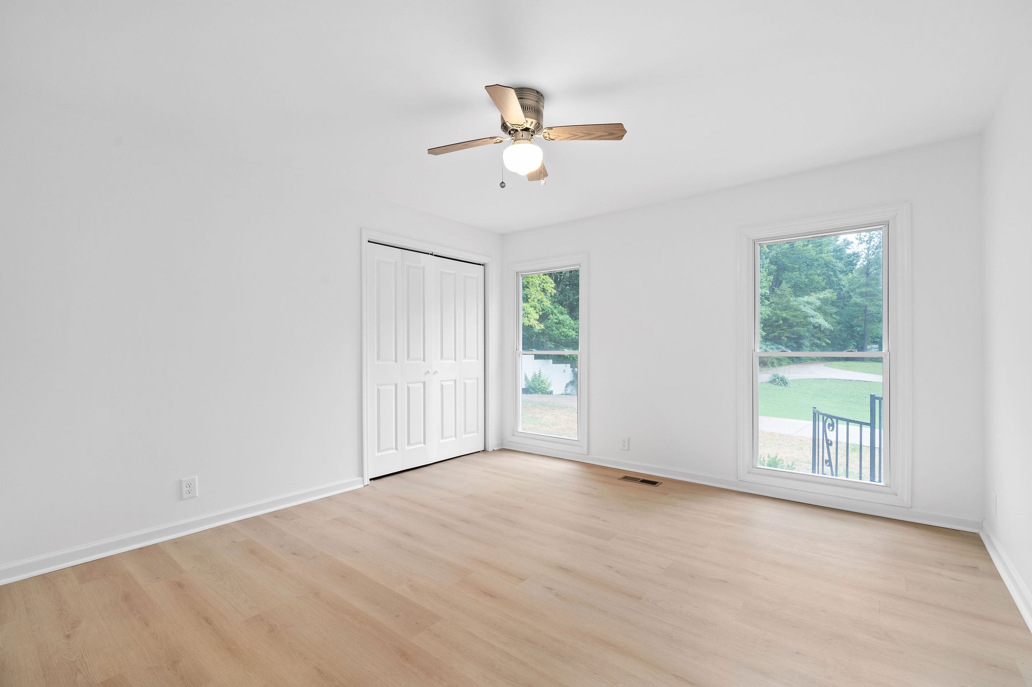 342 Highway 13 Cunningham, TN 37052 - Photo 25 of 44 an empty room with windows