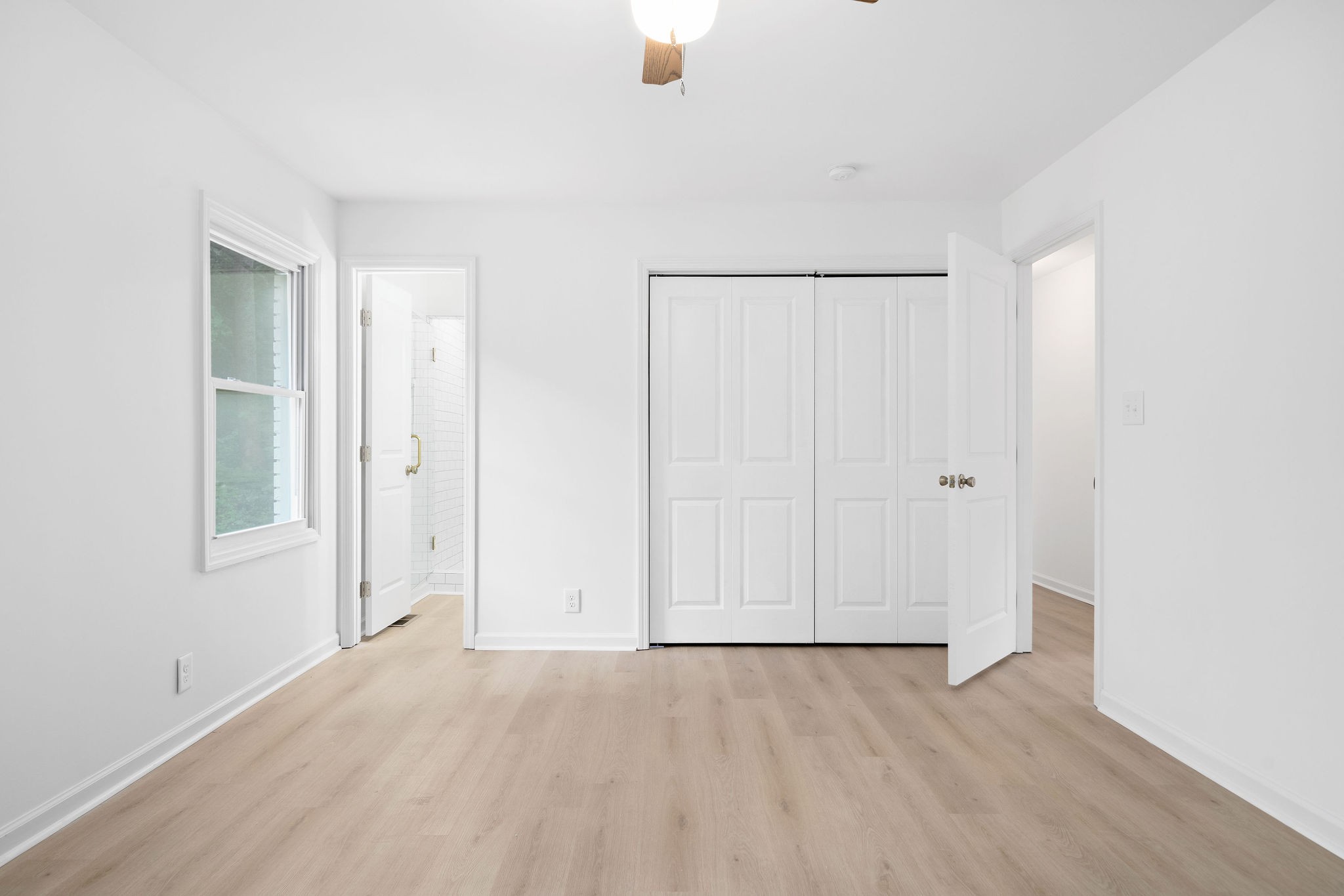 342 Highway 13 Cunningham, TN 37052 - Photo 28 of 44 an empty room with window