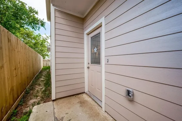 $2,150 | 4741 Bricker Street, Houston, TX 77033
