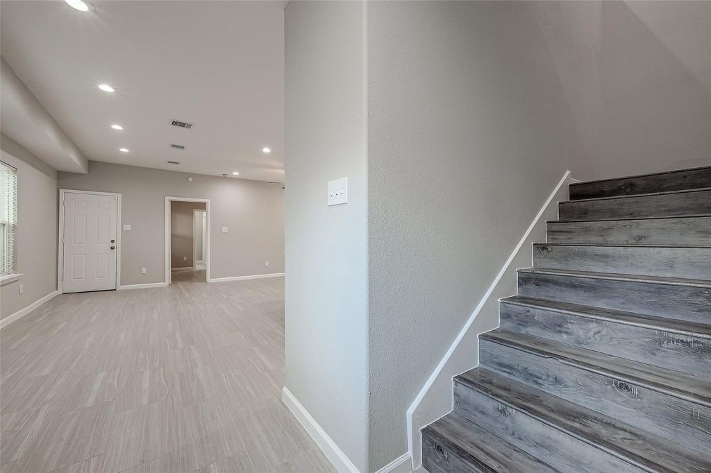 4741 Bricker Street Houston, TX 77033 - Photo 6 of 24