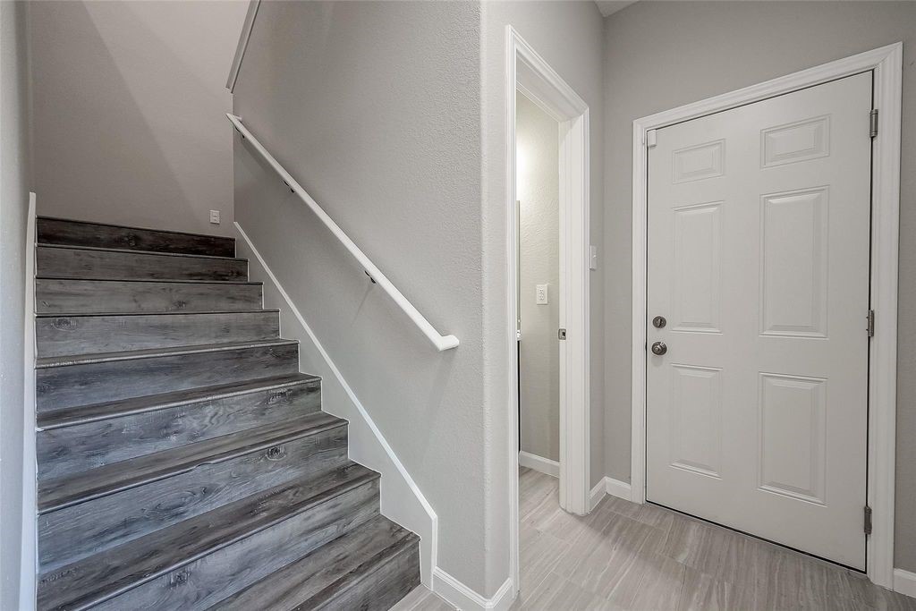 4741 Bricker Street Houston, TX 77033 - Photo 7 of 24