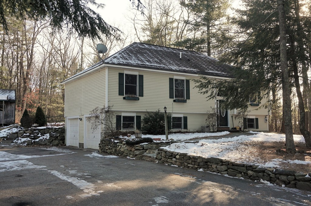62 Oxbow Road Charlton, MA 01507 - Photo 1 of 28