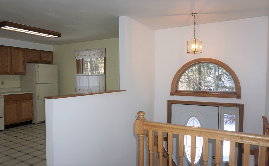 62 Oxbow Road Charlton, MA 01507 - Photo 11 of 28
