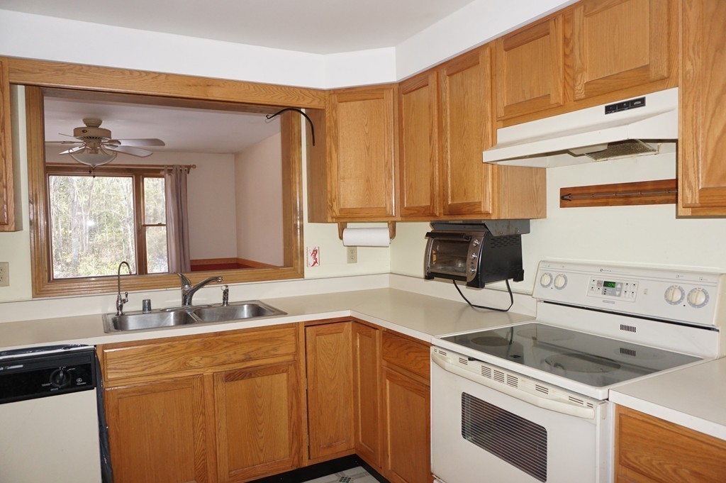 62 Oxbow Road Charlton, MA 01507 - Photo 8 of 28