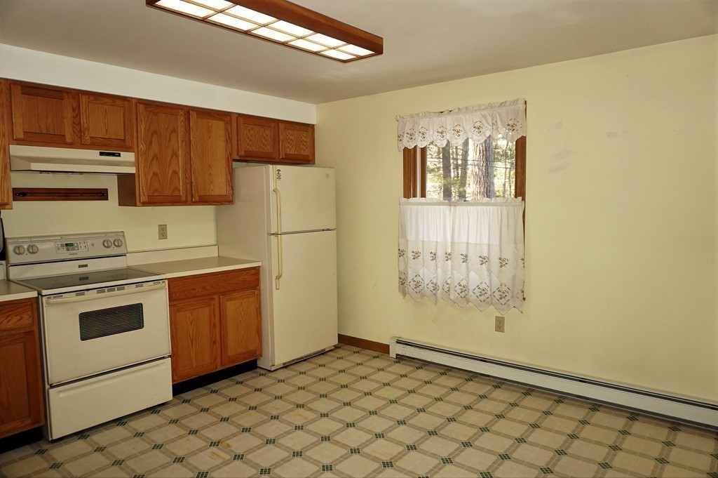 62 Oxbow Road Charlton, MA 01507 - Photo 10 of 28