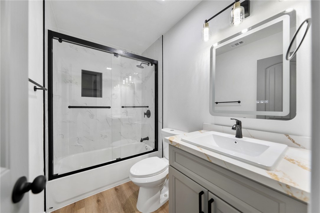 7905 Amethyst Avenue Rancho Cucamonga, CA 91730 - Photo 22 of 56 hallway bathroom- #1