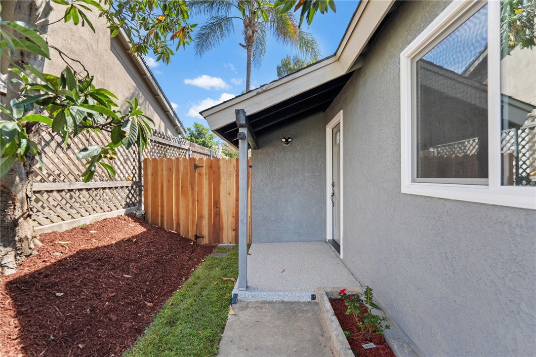 7905 Amethyst Avenue Rancho Cucamonga, CA 91730 - Photo 3 of 56