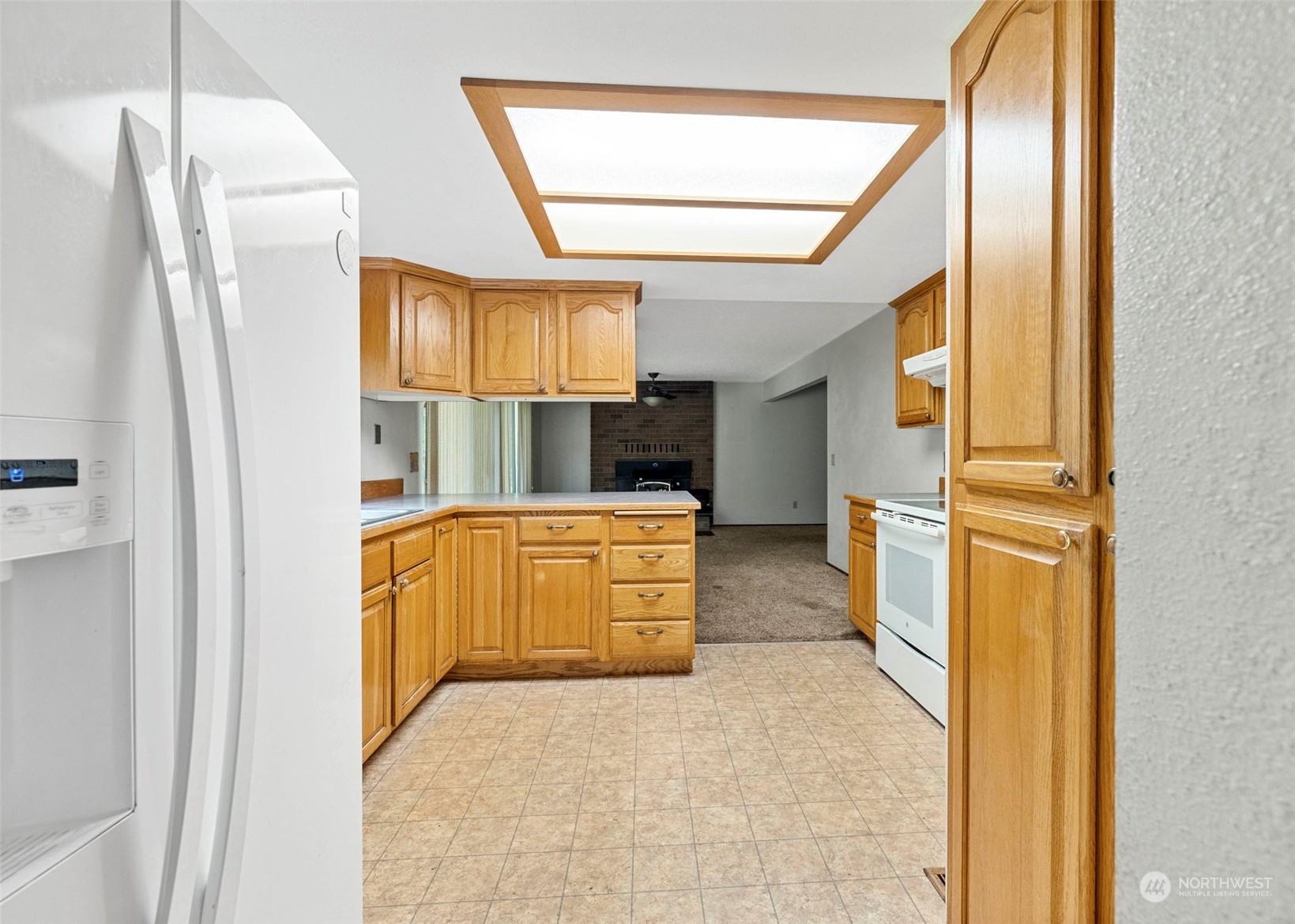 3156 Locker Road Southeast Port Orchard, WA 98366 - Photo 5 of 35 a view of walk in closet and window