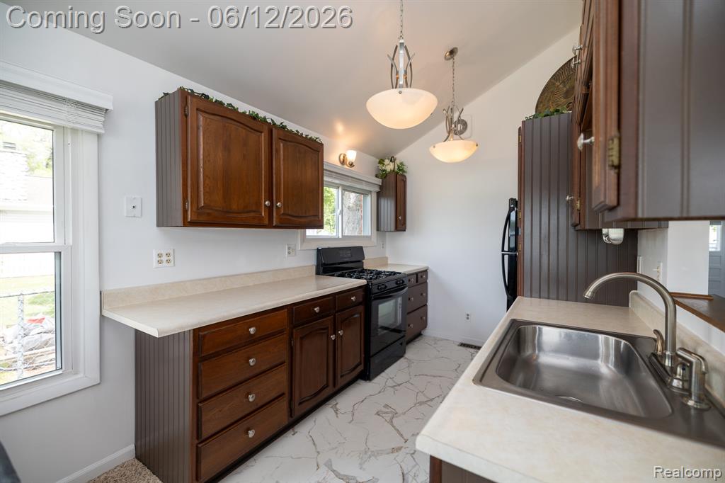 8691 Cooley Lake Road Commerce Township, MI 48382 - Photo 11 of 29